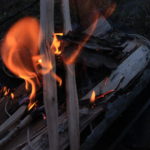 【キャンプ】キャンプでの焚火の仕方。