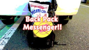 魅せるバックパック！バックパックの背面ポケットに何入れる？